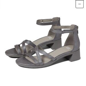 NEW Size 8 Eileen Fisher Sandal